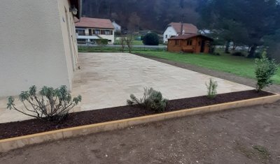 Création de terrasse en dalles de travertin vers Luxeuil-Les-Bains