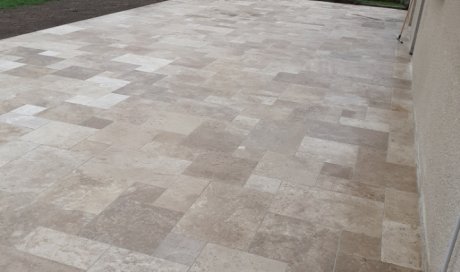 Création de terrasse en dalle céramiques 40-120 avec encollage et joints dans une maison à Amage