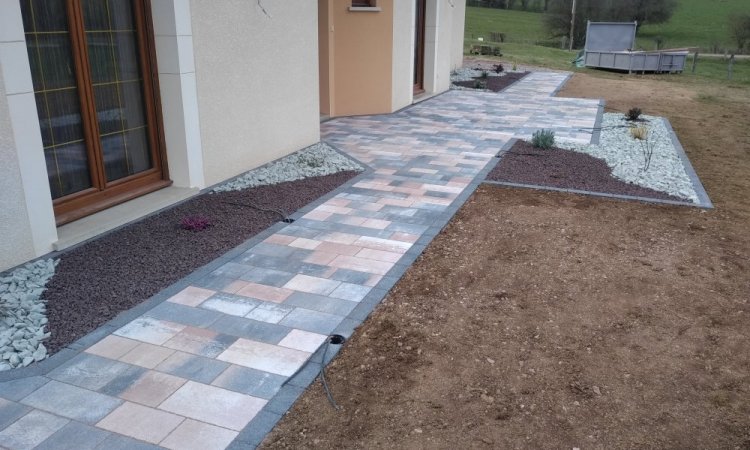 Aménagement extérieur pour maison individuelle